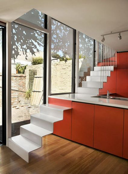 Scale per interni dal design suggestivo - Scale integrate ripiano cucina